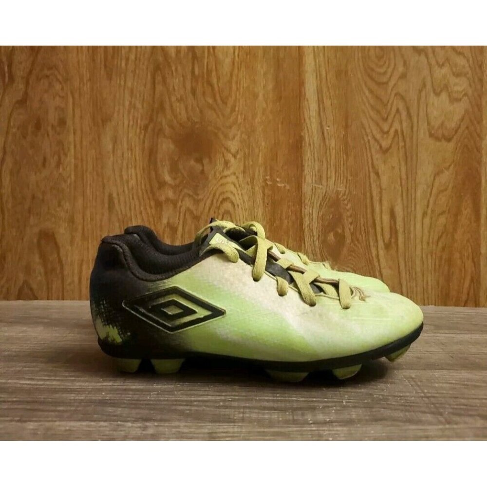 Umbro Soccer Cleats Youth‎ Size 12 Green